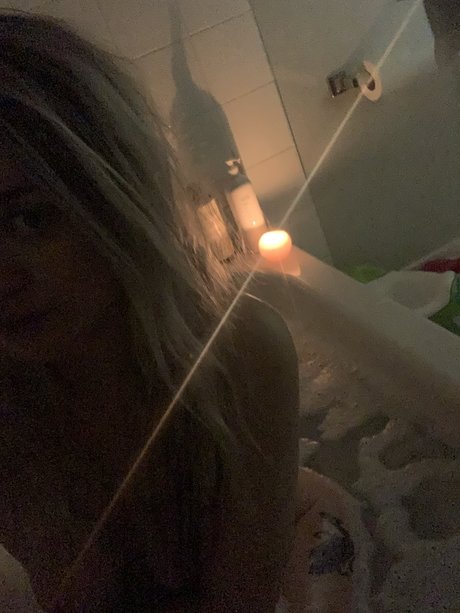 Nahá fotka uniklých OnlyFans od Horny Hippy