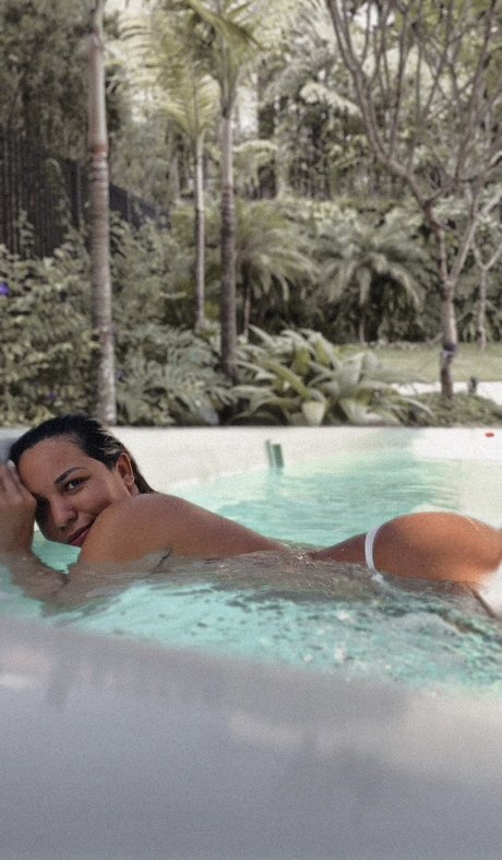 Nahá fotka uniklých OnlyFans od Giulia Manhes