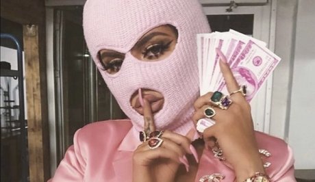 Naken läckt OnlyFans-bild av Red