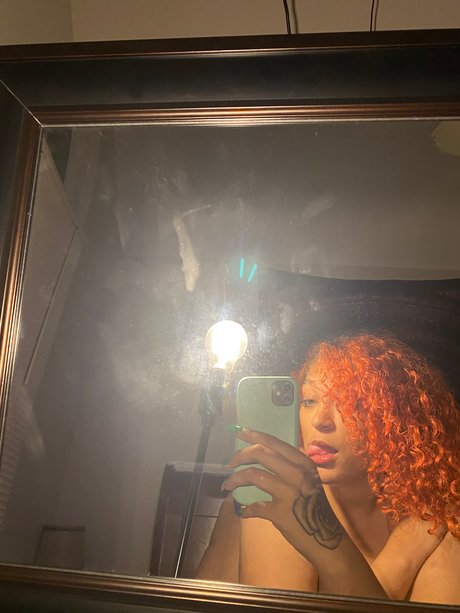 Photo nue de fuite OnlyFans de Athena