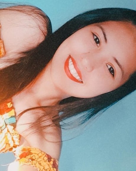Naken läckt OnlyFans-bild av Kathy Mongelos