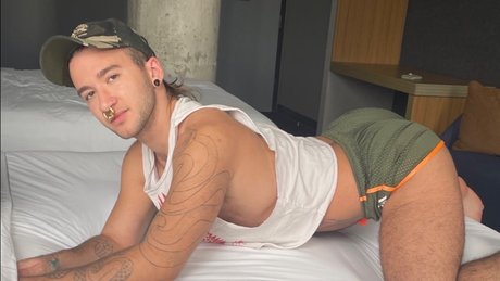 Alaston vuotanut OnlyFans-kuva Pig Ari
