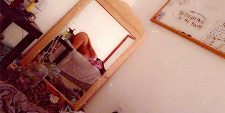 Обнаженная фотография утечки OnlyFans от Leigh