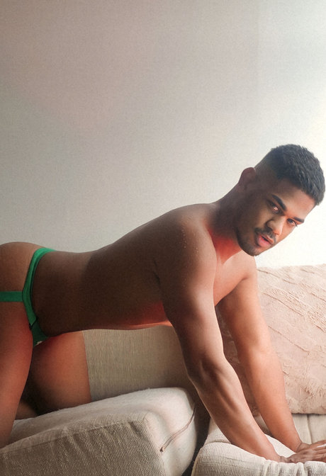 Alaston vuotanut OnlyFans-kuva Jaden Tyler