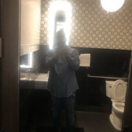 Alasti lekkinud OnlyFans-i pilt Sleepy Eye Chris