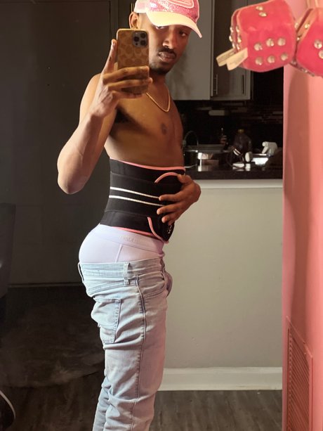 Naken läckt OnlyFans-bild av Sinclaire Smith