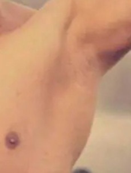 Alaston vuotanut OnlyFans-kuva Luisbuddy