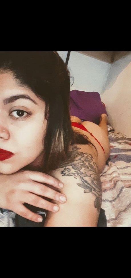 Naken läckt OnlyFans-bild av Canddylola