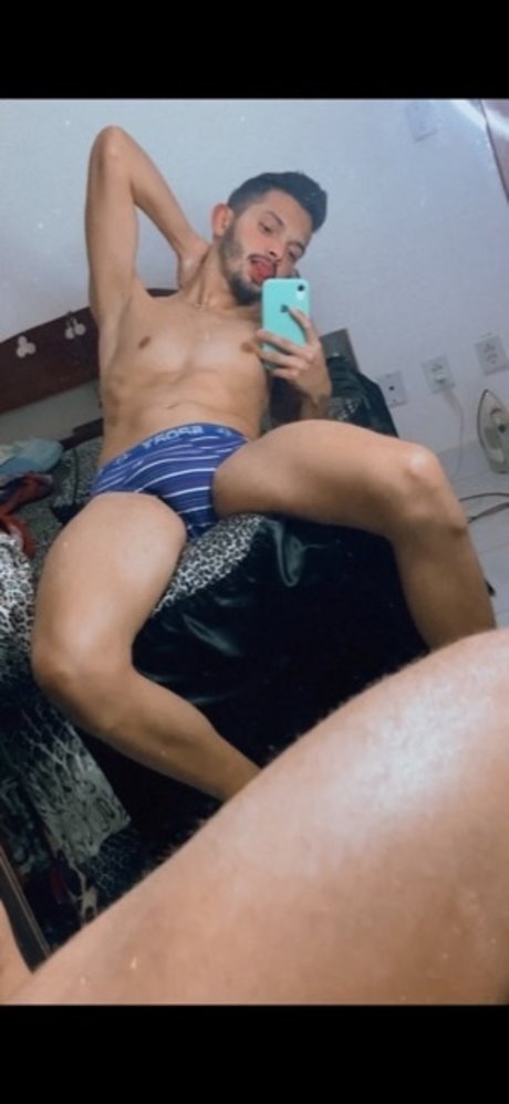 Naakte gelekte OnlyFans-foto van Jrolliver