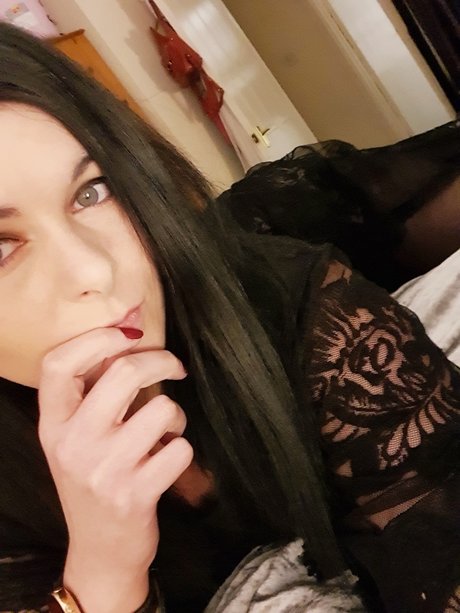 Naken läckt OnlyFans-bild av Bad Charlie