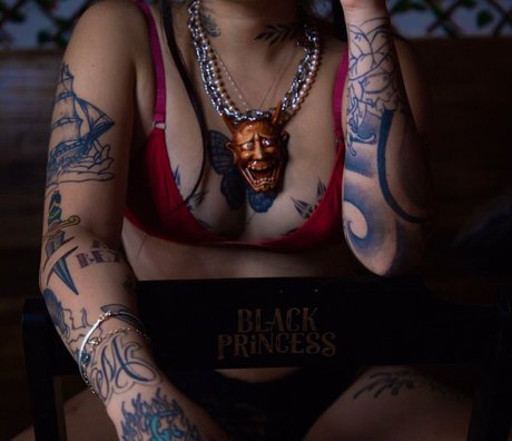 Alaston vuotanut OnlyFans-kuva Mizu