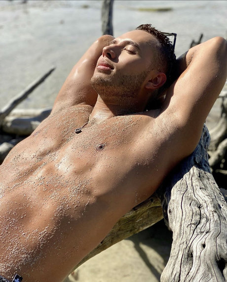 Naken läckt OnlyFans-bild av Nico