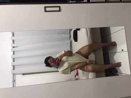 Naken läckt OnlyFans-bild av Japa