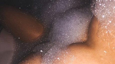 Naken läckt OnlyFans-bild av Lucie