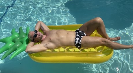 Naken läckt OnlyFans-bild av Kirk