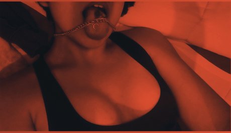 Nahá fotka uniklých OnlyFans od Gala Mors