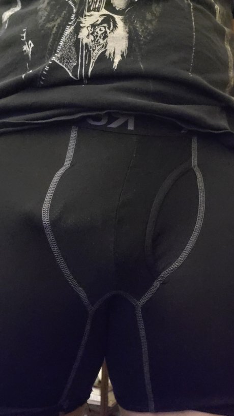 Naakte gelekte OnlyFans-foto van Harbad