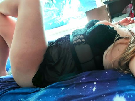 Naken läckt OnlyFans-bild av Molly Mania