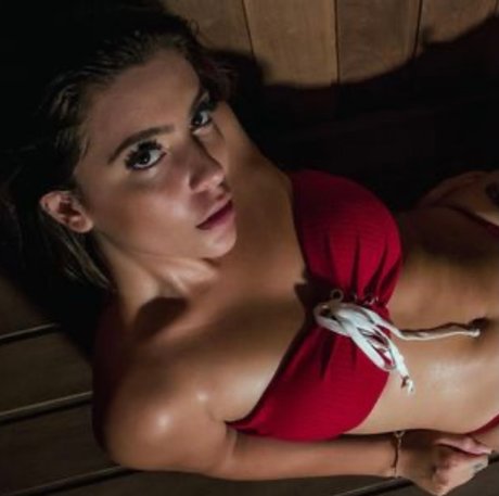 Обнаженная фотография утечки OnlyFans от Gabs Fernandes