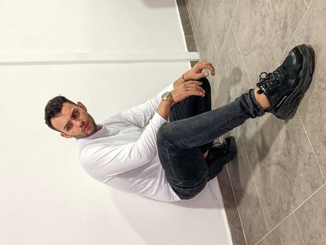 Alasti lekkinud OnlyFans-i pilt Cristian Carrascal