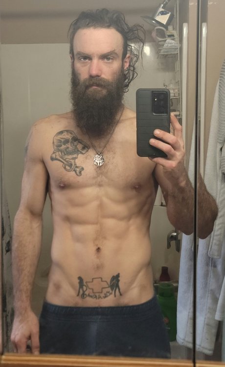 Alasti lekkinud OnlyFans-i pilt Master Xensor
