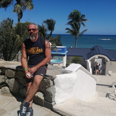 Naakte gelekte OnlyFans-foto van Crisssimon