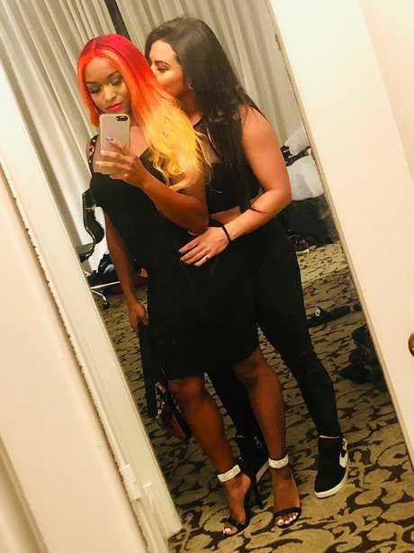 Alasti lekkinud OnlyFans-i pilt Diamante And Kiera Hogan