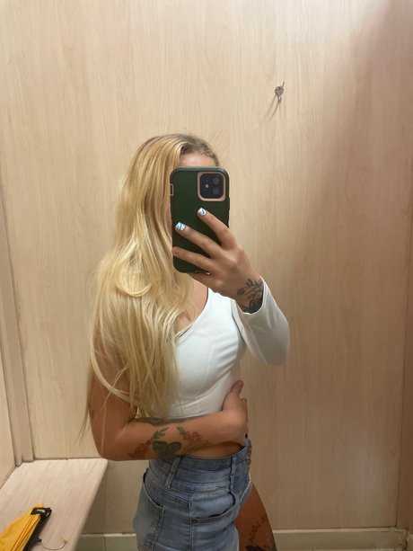 Nacktes geleaktes OnlyFans-Foto von Sierra