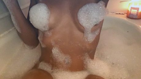 Photo nue de fuite OnlyFans de Midwest Mia