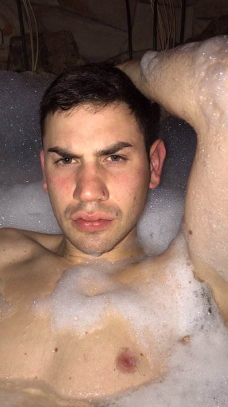 Alaston vuotanut OnlyFans-kuva Brian Gimenez