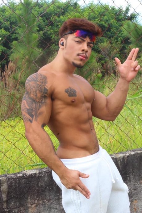 Naken läckt OnlyFans-bild av Vinny Roy