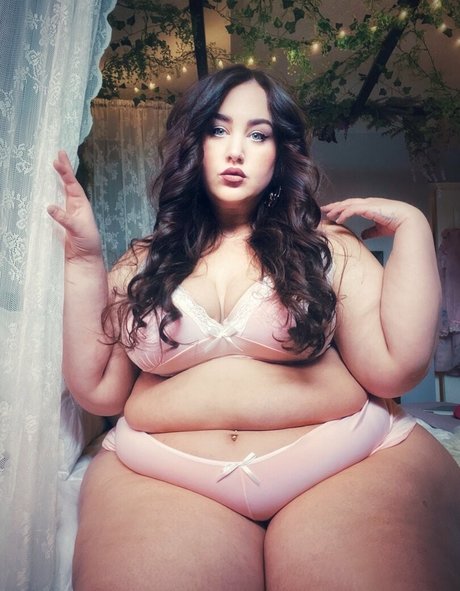 Nahá fotka uniklých OnlyFans od Plumpprincess