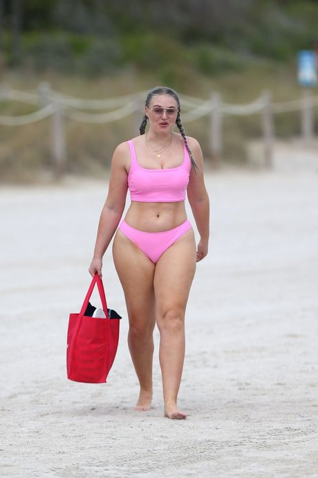 Iskra Lawrence