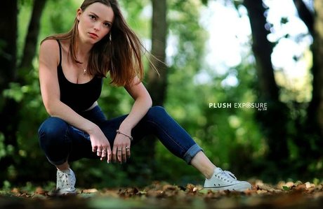 Naakte gelekte OnlyFans-foto van Ellie Littlechild