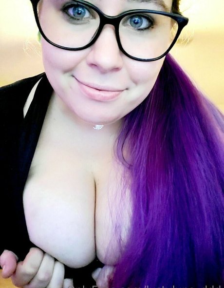 Nahá fotka uniklých OnlyFans od Lustylunaddd