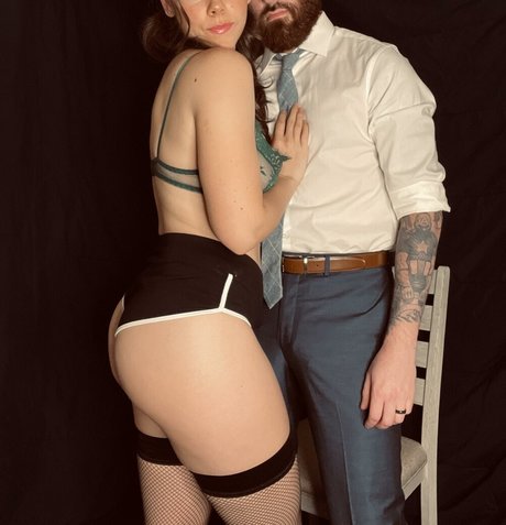 Naken lekkede OnlyFans-bilde av Maxcharliexxx