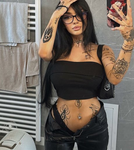 Naken lekkede OnlyFans-bilde av Aesthymes
