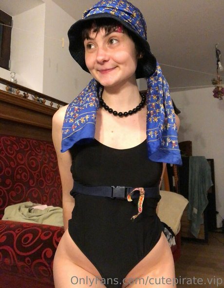 Naken lekkede OnlyFans-bilde av Cutepiratevip