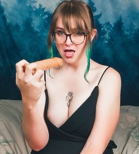 Nahá fotka uniklých OnlyFans od Natashacameron