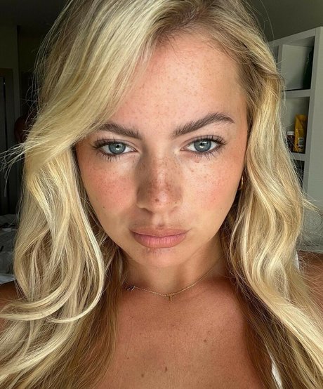 Foto desnuda filtrada de OnlyFans de Tasha Ghouri
