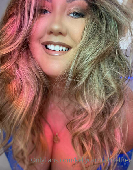 Nacktes geleaktes OnlyFans-Foto von Kellycarmichaelfree