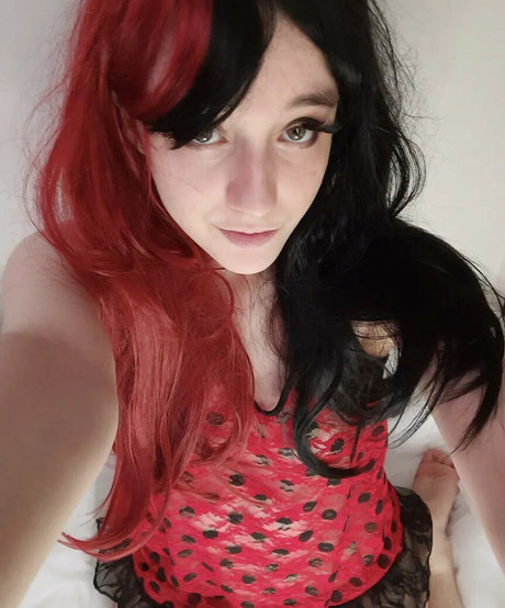 Alasti lekkinud OnlyFans-i pilt Senpaispace