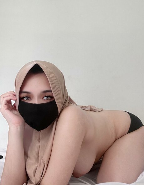 Nahá fotka uniklých OnlyFans od Hijab Camilla