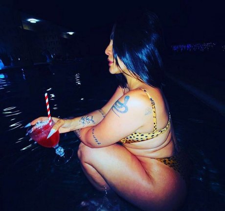 Nahá fotka uniklých OnlyFans od Cleo Pires