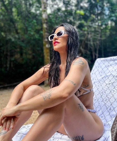 Nahá fotka uniklých OnlyFans od Cleo Pires