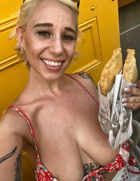 Naken lekkede OnlyFans-bilde av Caitlinzielinskifree