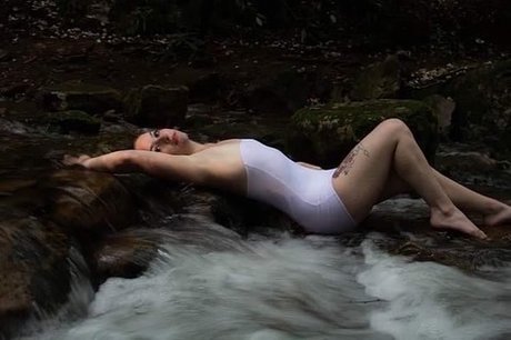 Naakte gelekte OnlyFans-foto van Mistress Voorhees
