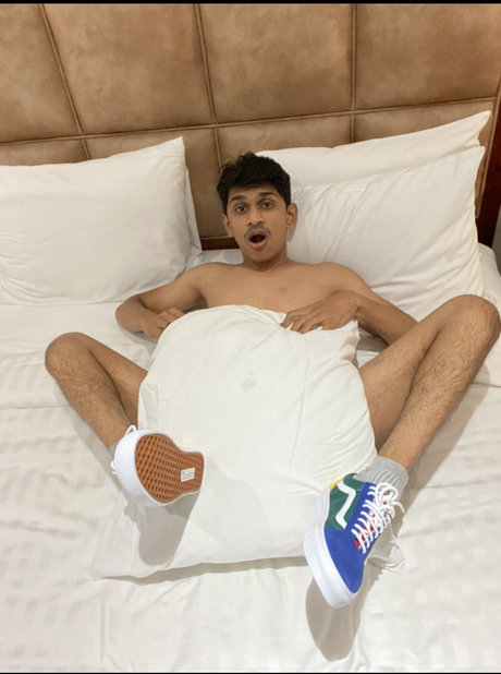 Alaston vuotanut OnlyFans-kuva Loverofcb