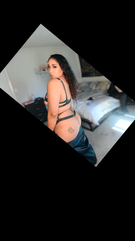 Nahá fotka uniklých OnlyFans od Kittlez