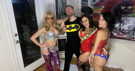 Batman OnlyFans 유출 누드 사진